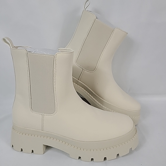 NEW Justfab Saydey Chunky Boots- In Ivory Size 8 NIB - Picture 1 of 9